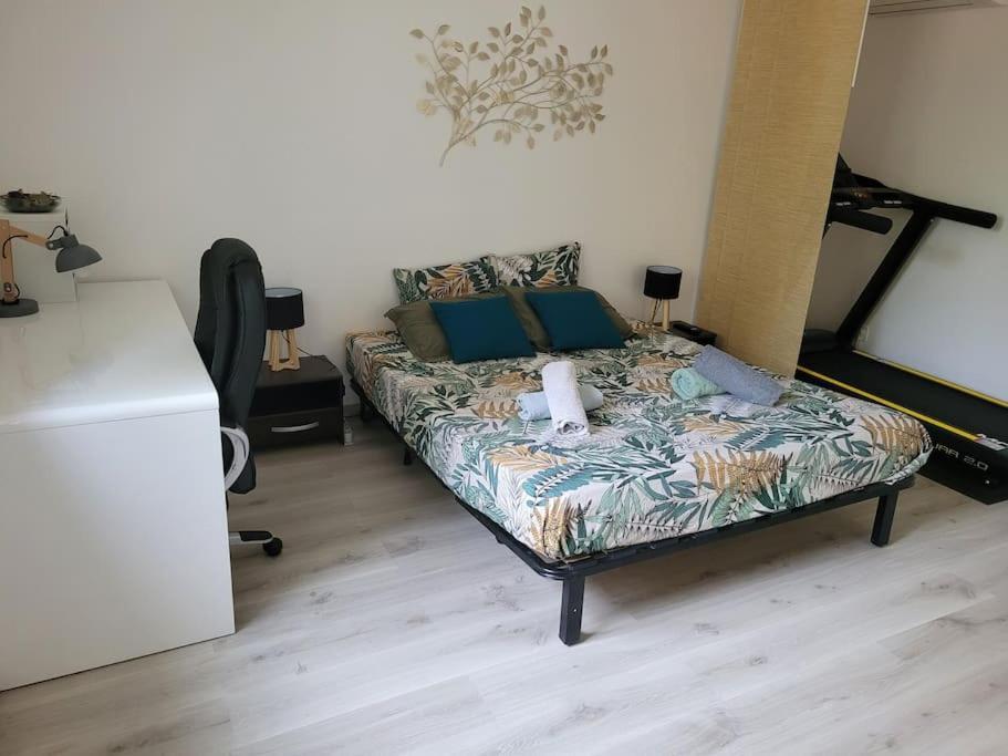 Appartement Tout Equipe En Rez-De-Jardin Entre Gard Et Ardeche Saint-Julien-de-Peyrolas ภายนอก รูปภาพ