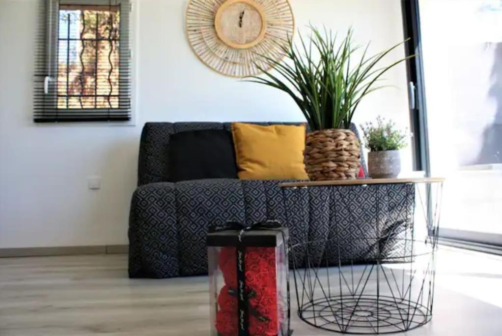 Appartement Tout Equipe En Rez-De-Jardin Entre Gard Et Ardeche Saint-Julien-de-Peyrolas ภายนอก รูปภาพ