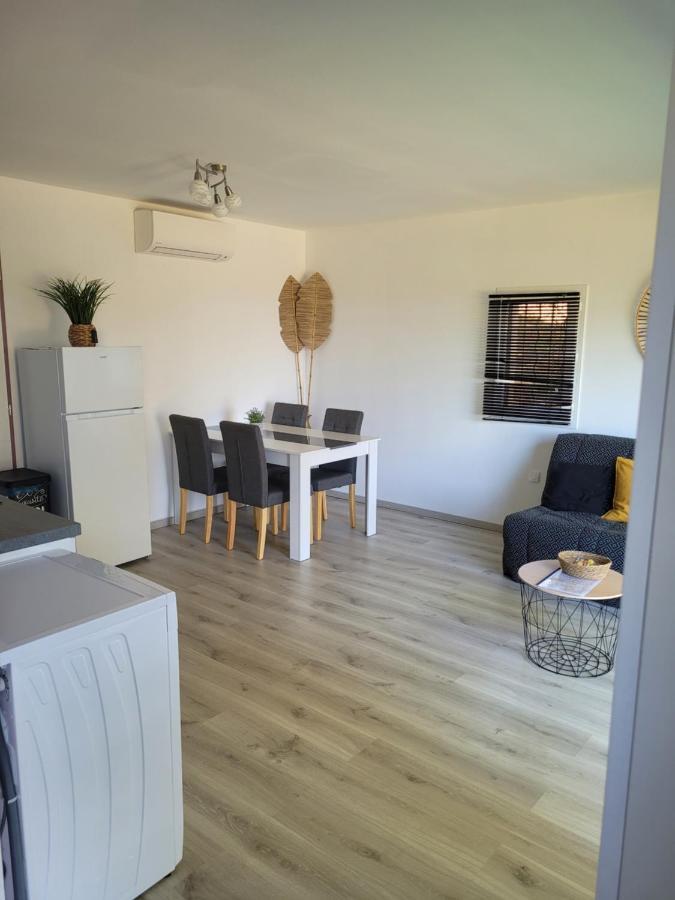 Appartement Tout Equipe En Rez-De-Jardin Entre Gard Et Ardeche Saint-Julien-de-Peyrolas ภายนอก รูปภาพ